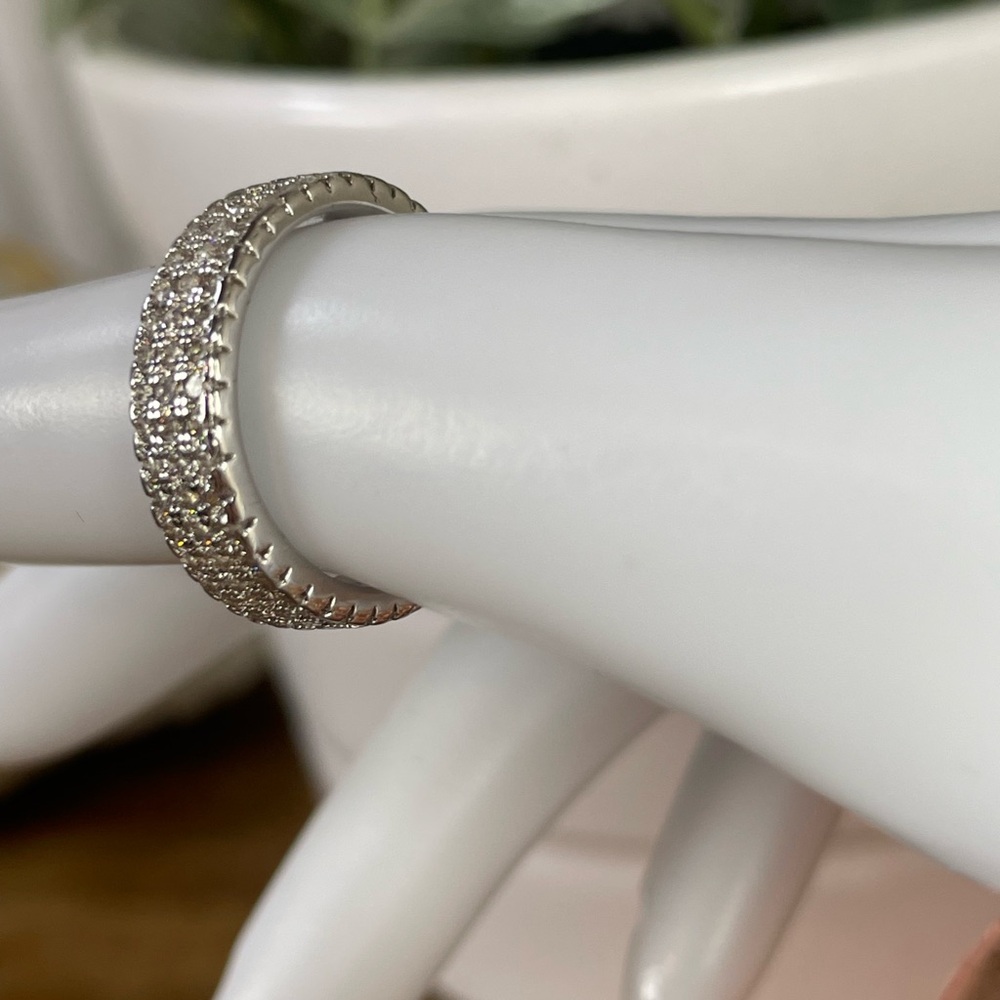 1.25 CARAT PAVE SAPPHIRE ring! Size 6 -Silver .925 - Picture 3 of 9